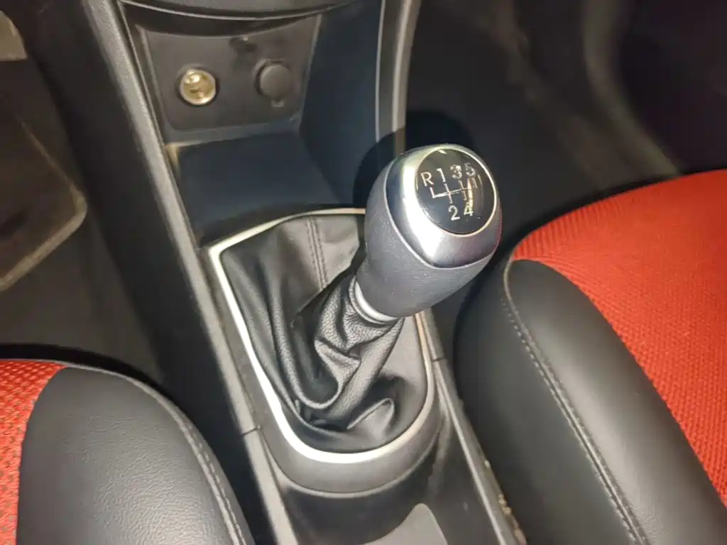 Photo 14 - Hyundai Reina