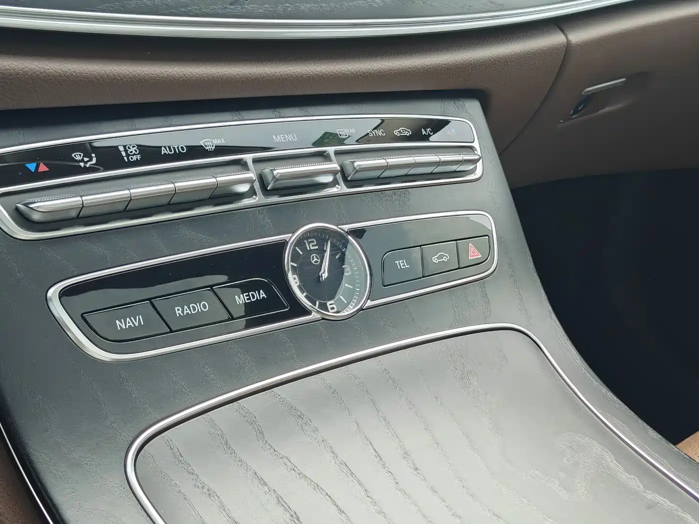 Mercedes-Benz E-Class 2019 E 300 L Sport Luxury фото 25
