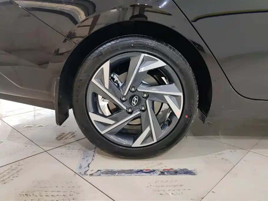 Hyundai Elantra 2023 1.5L CVT GLX Elite Edition фото 6