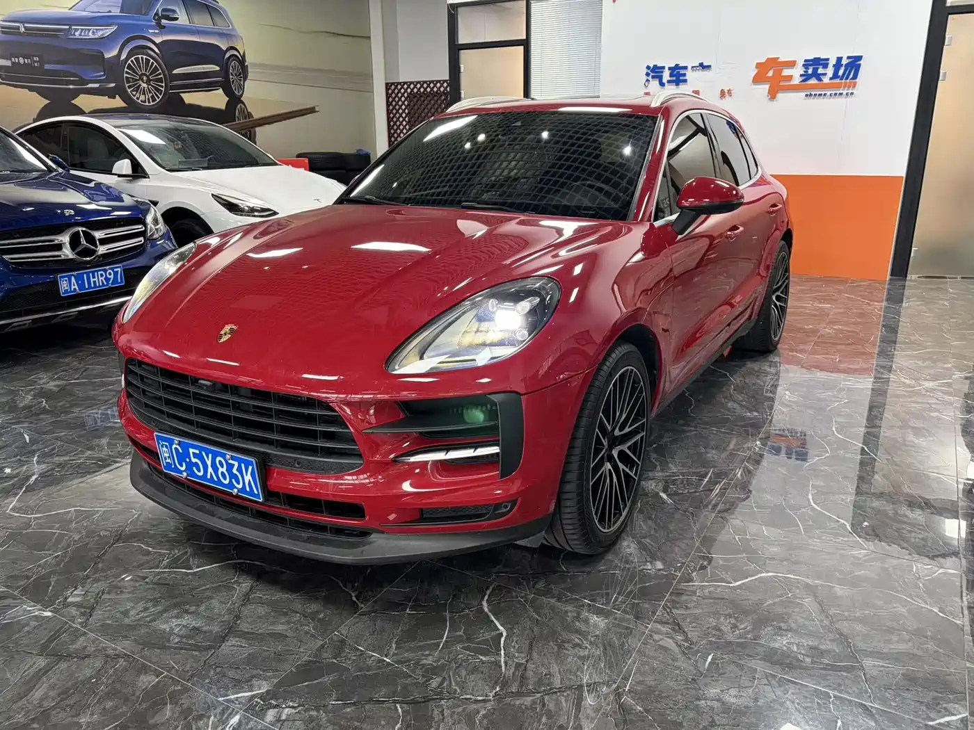 Фото 1 - Porsche Macan