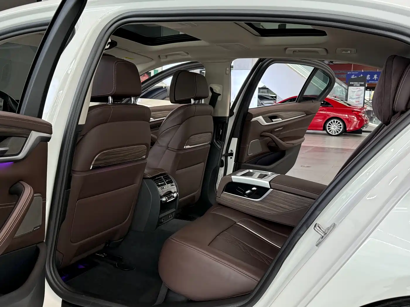 BMW 5 Series 2020 530Li Premium Luxury Package фото 9