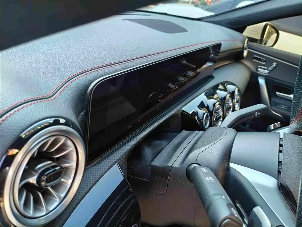 صورة 9 - Mercedes-Benz A-Class