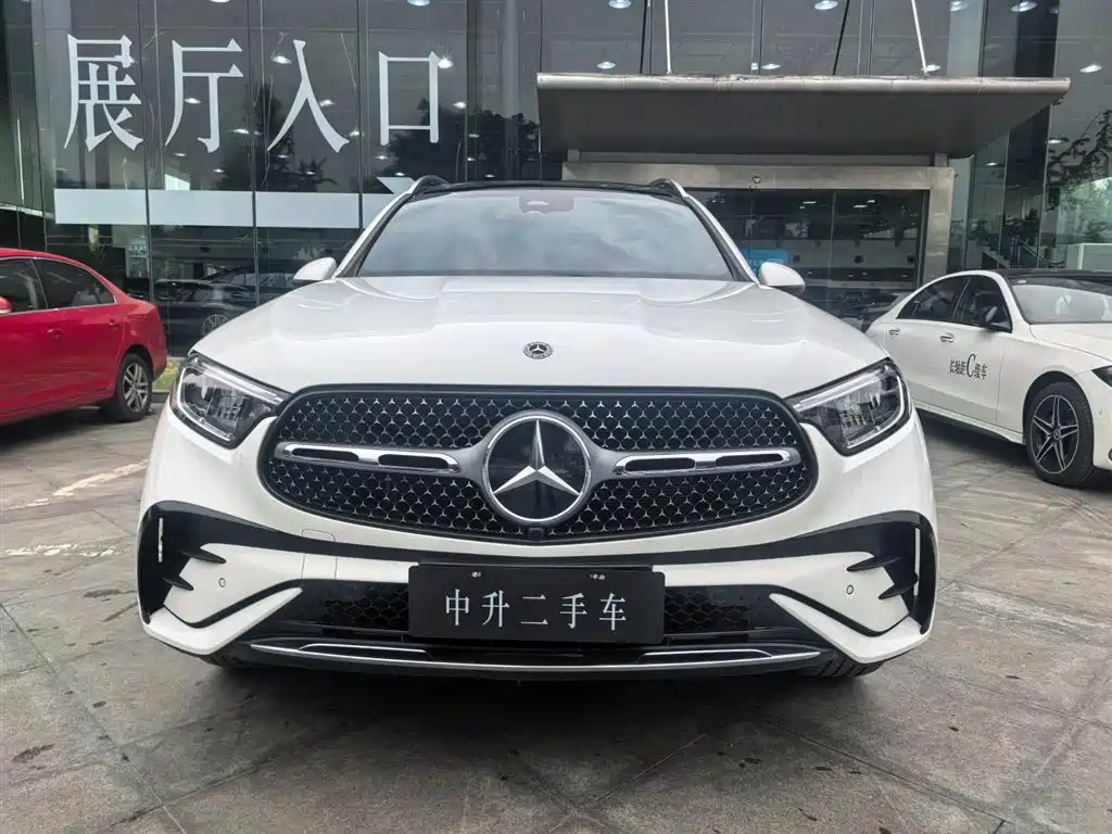 Mercedes-Benz GLC 2024 GLC 260 L 4MATIC Luxury 5-seater фото 2