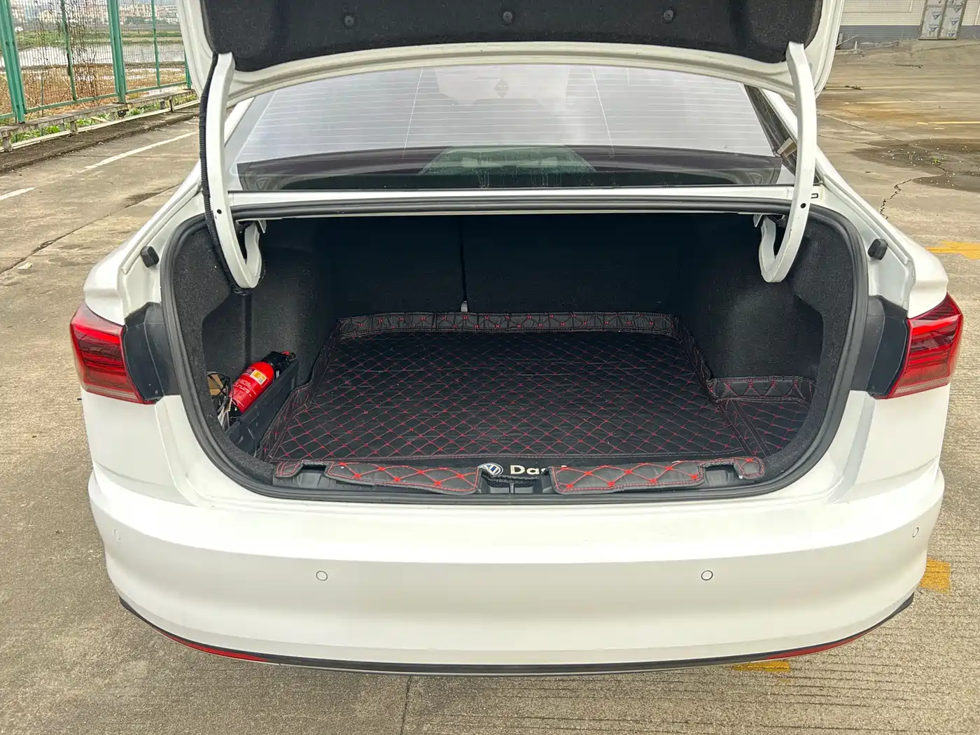 VOLKSWAGEN BORA