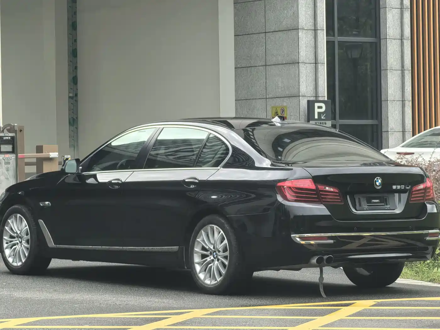 Фото 4 - BMW 5 Series