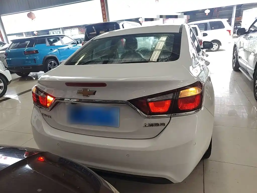 Chevrolet Cruze 2015 1.5L Automatic Luxury Edition фото 6