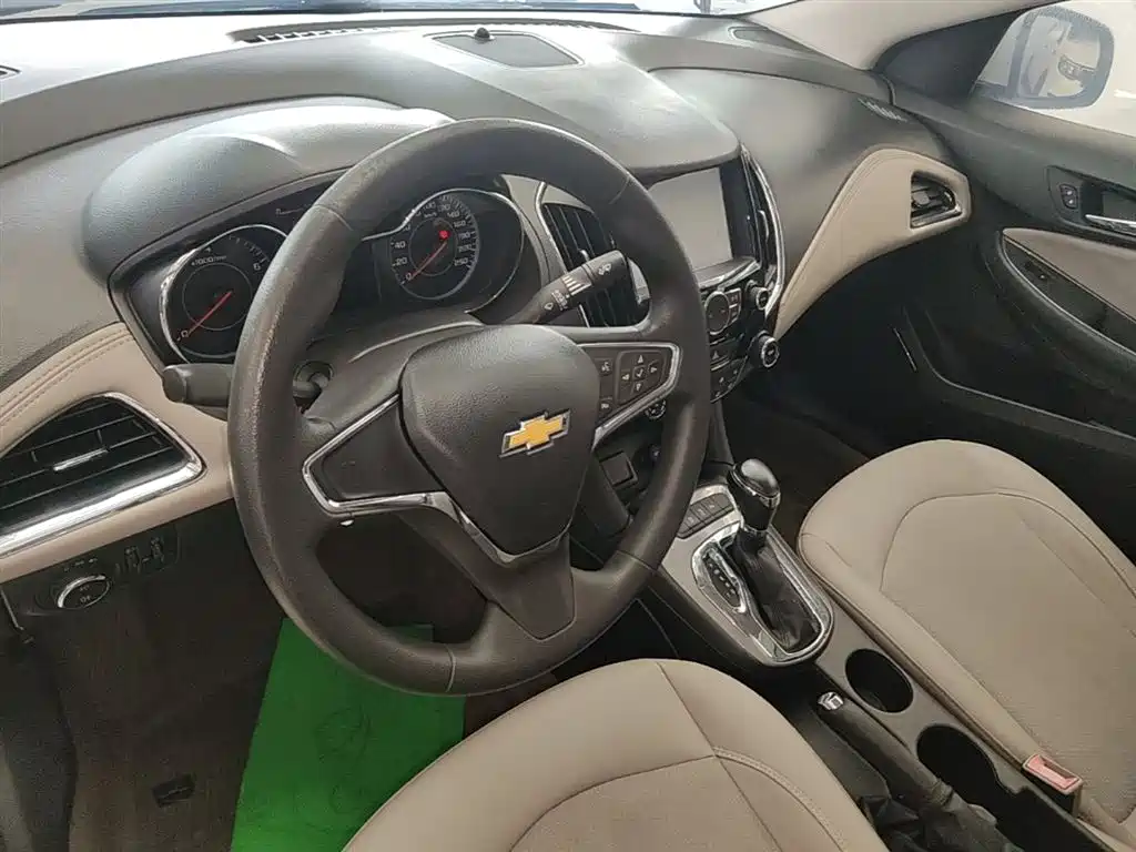 Chevrolet Cruze 2015 1.5L Automatic Luxury Edition фото 11
