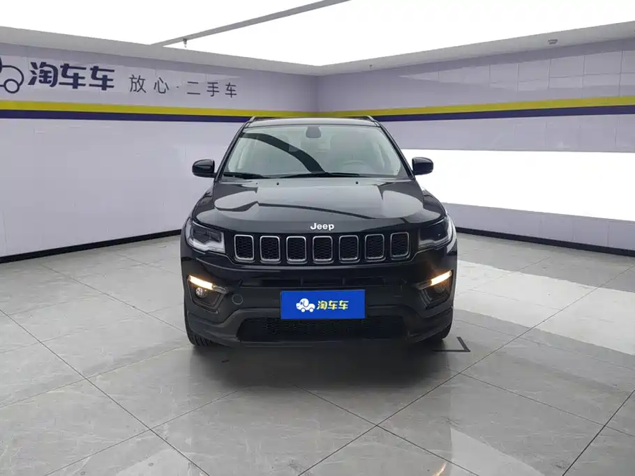Фото 2 - Jeep Compass