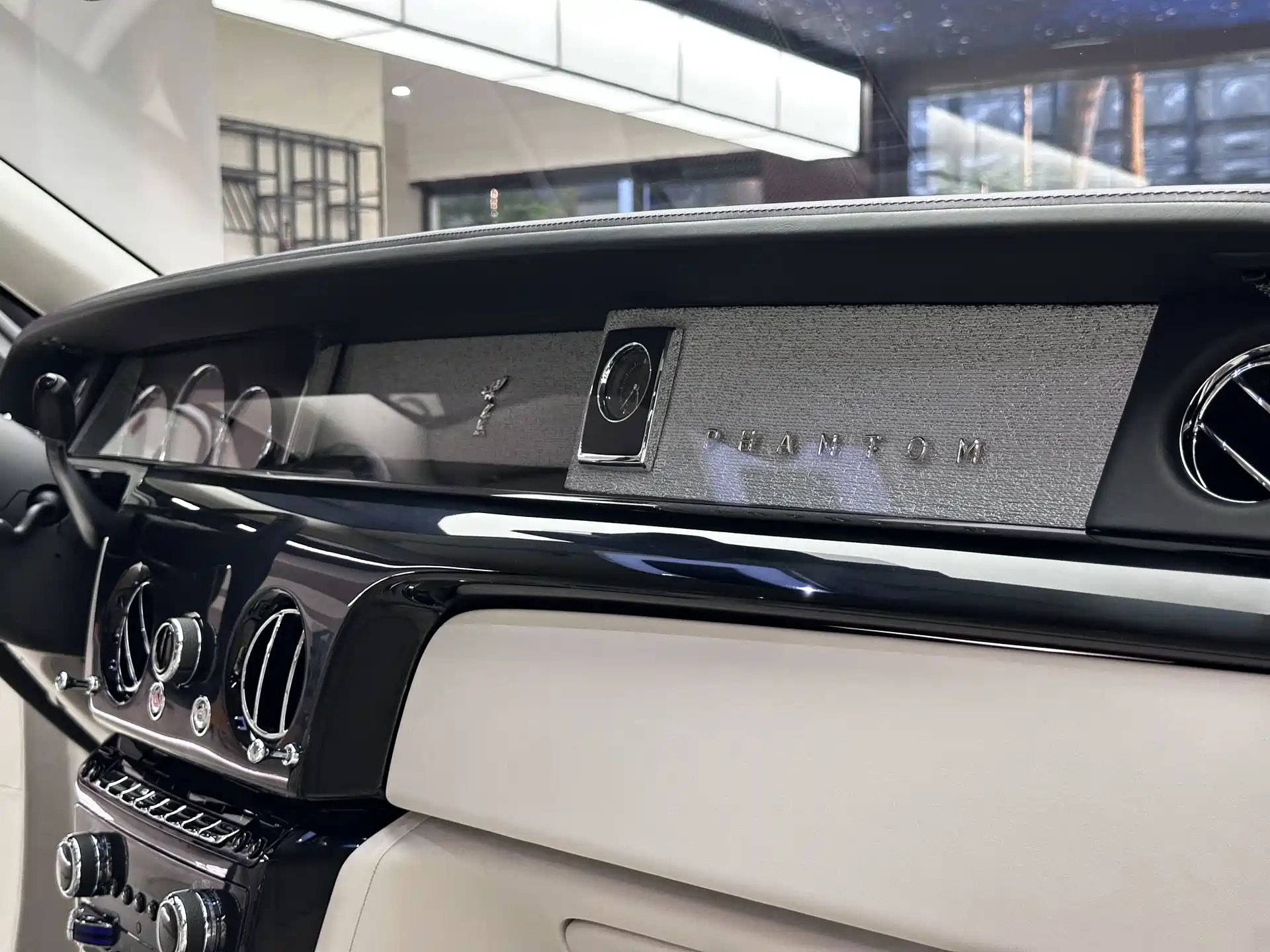 Фото 15 - Rolls-Royce Phantom