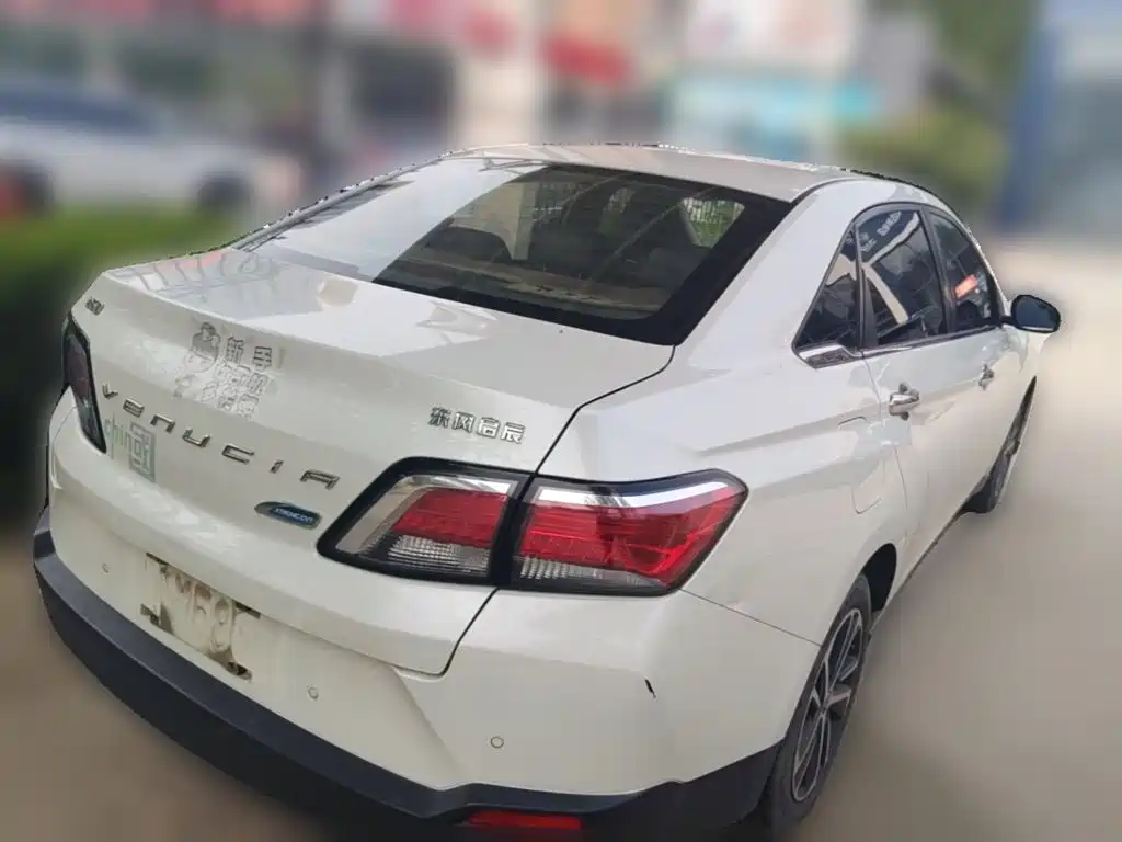 Venucia D60 2019 2019 1.6L XL CVT Smart Connect Elite Edition