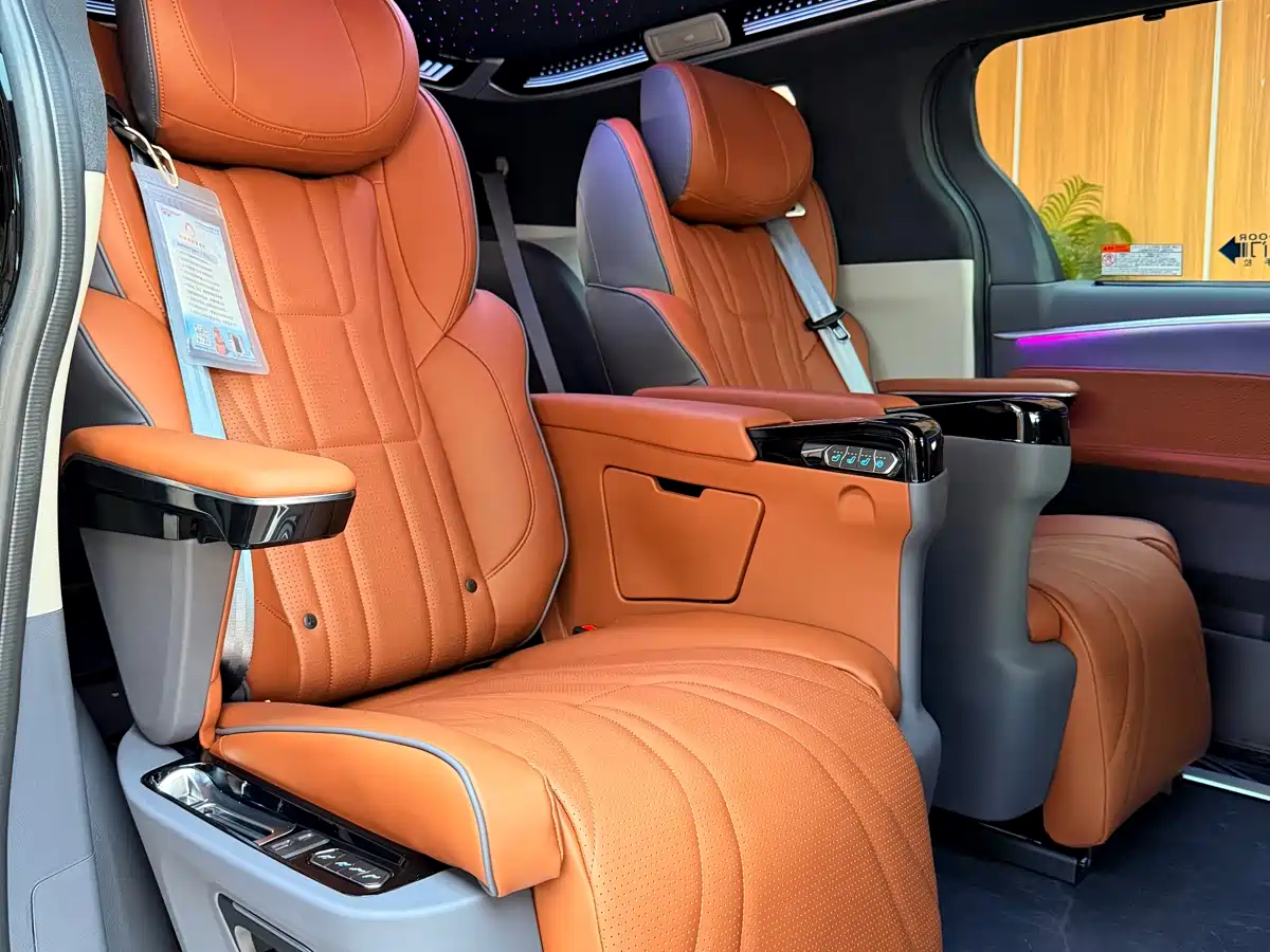 Toyota Sienna 2024 2.5L Hybrid Comfort Edition фото 6