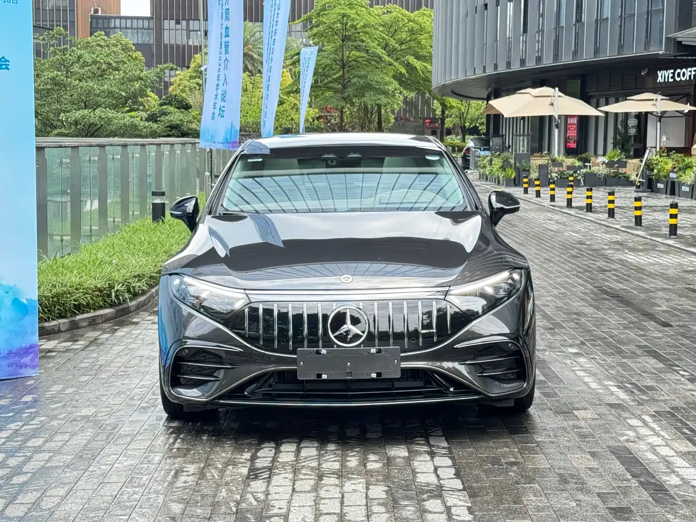 MERCEDES-BENZ EQS AMG