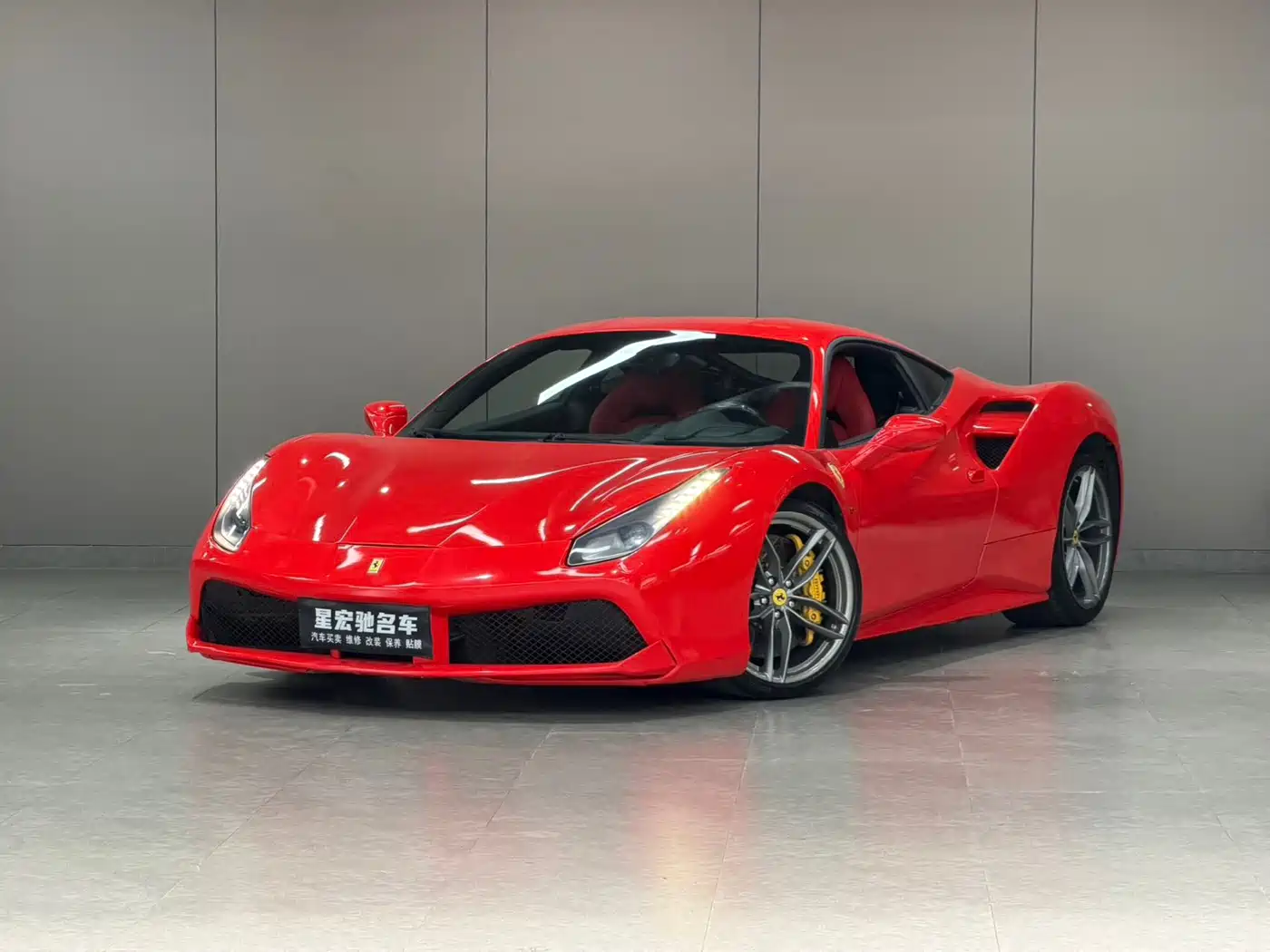 Ferrari 488, 2016 год