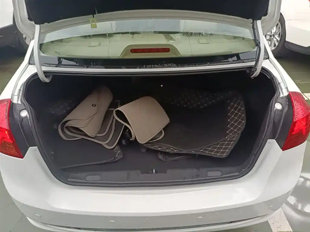 Buick Excelle 2015 1.5L Automatic Classic фото 19