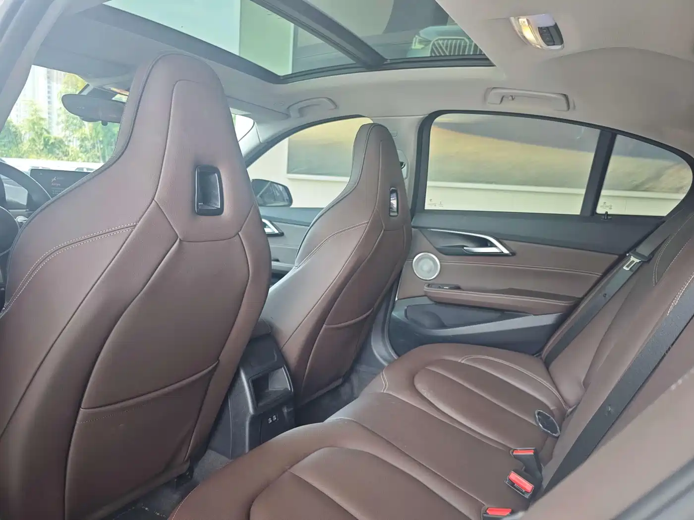 BMW 1 Series 2023 125i M Sport Shadow Edition фото 9