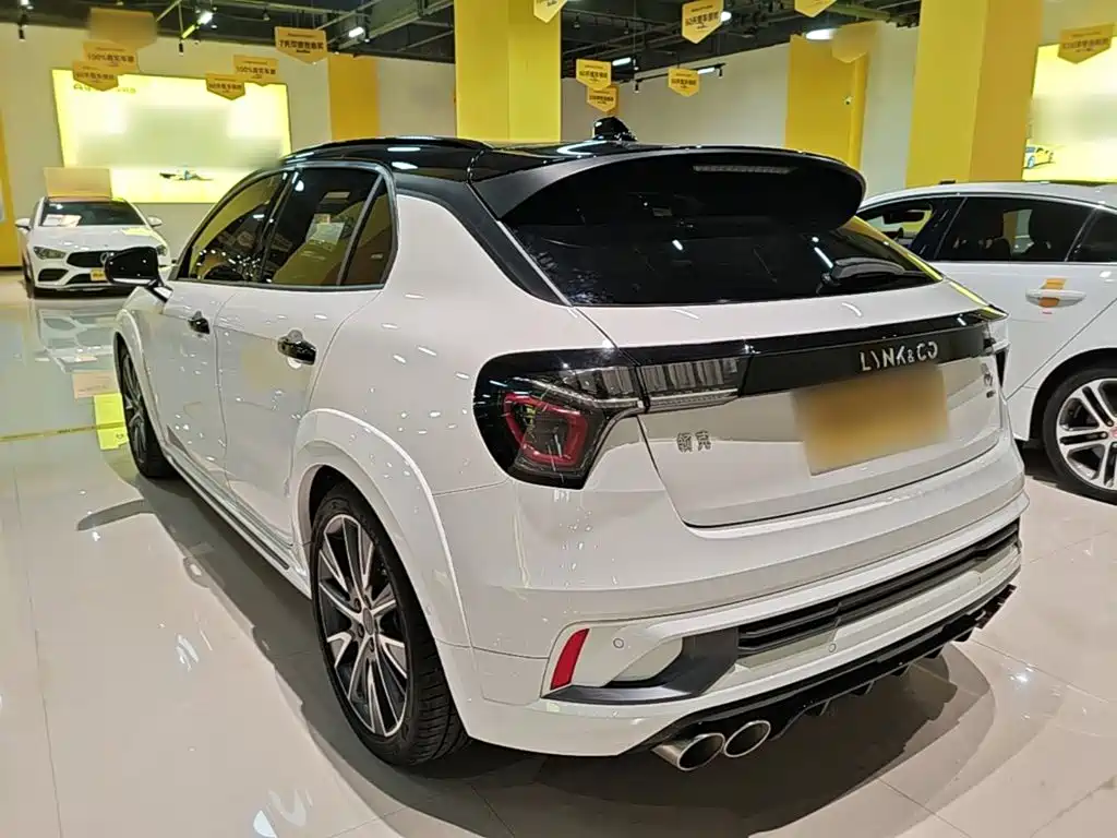 Lynk & Co 02 Hatchback 2022 2022 2.0TD Pro