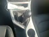 Фото 14 - Geely Vision