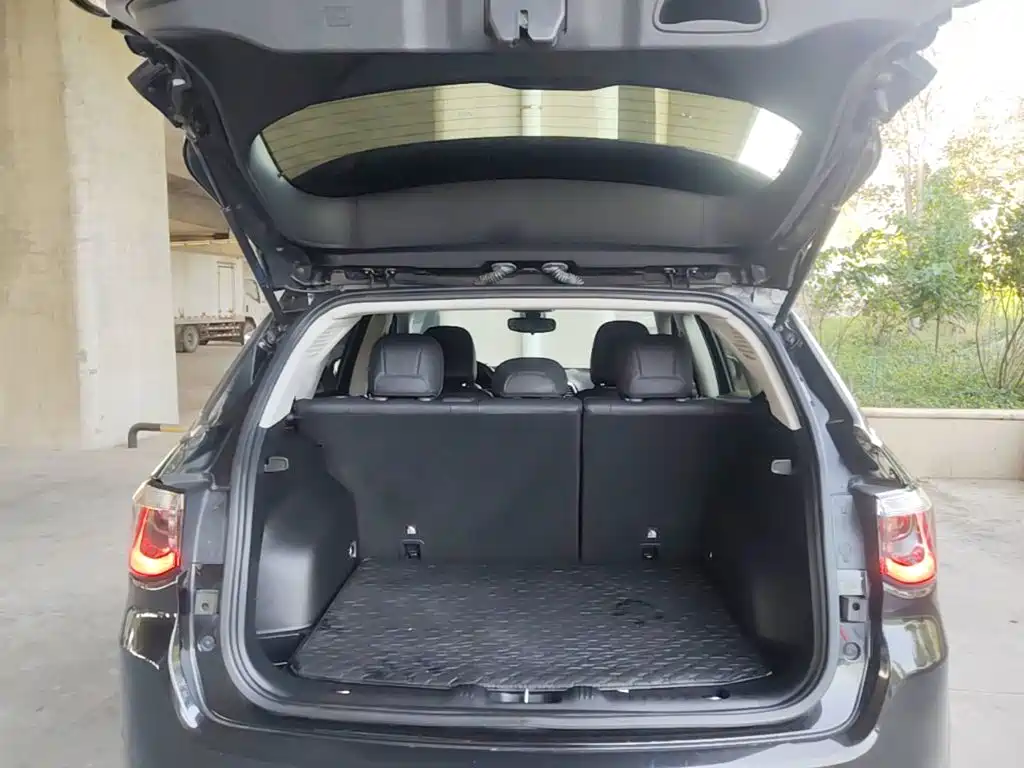 Фото 19 - Jeep Compass