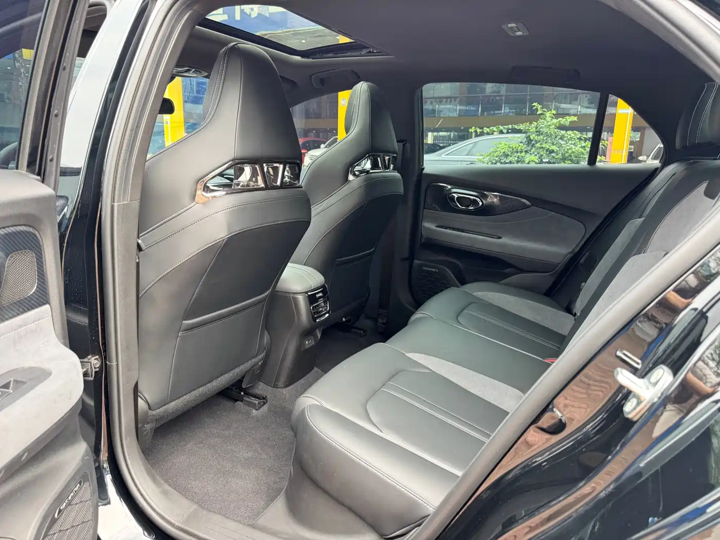 GAC Trumpchi Trumpchi Emkoo 2024 Model 400T Auto Shadow Leopard R PRO Edition фото 7