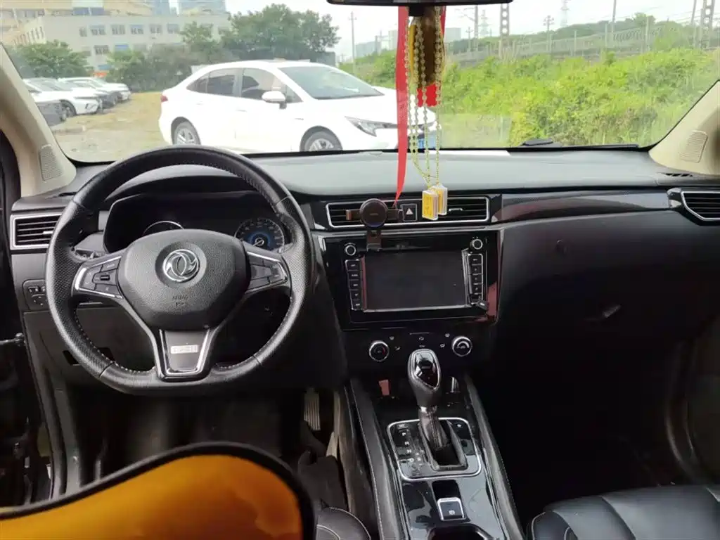 Dongfeng Fengguang Fengguang 580 2019 2017 1.5T CVT Comfort Version