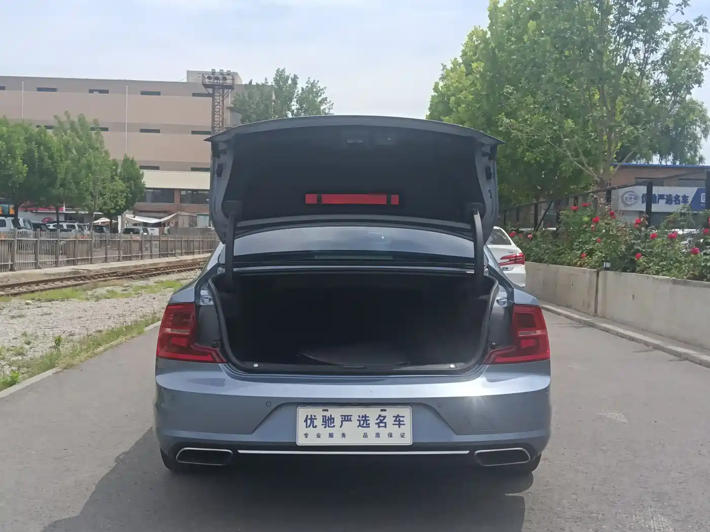 Фото 10 - Volvo S90