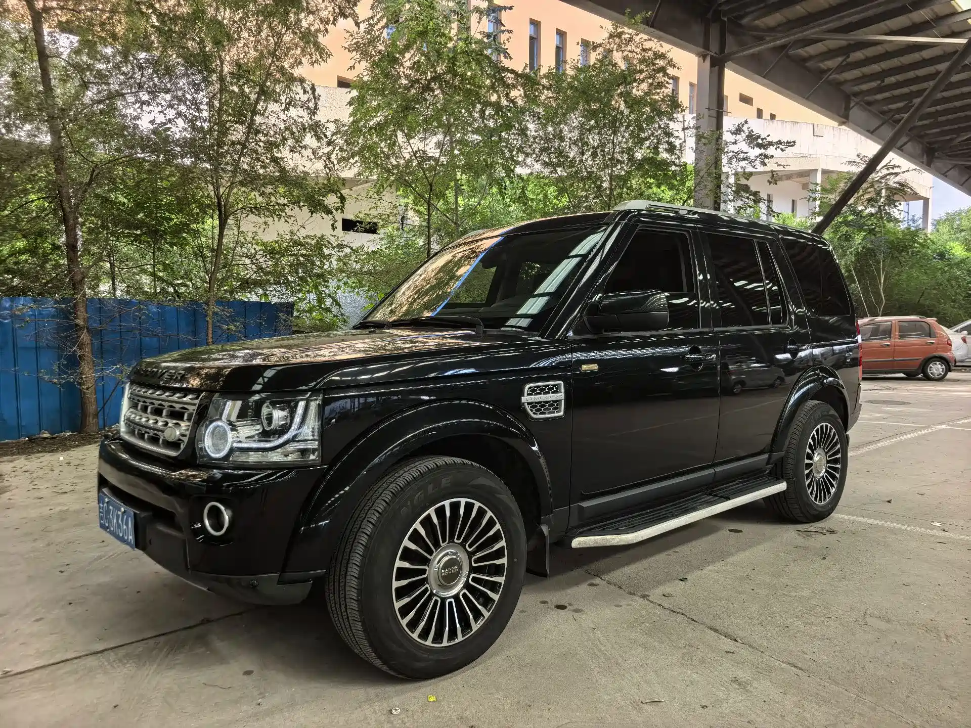 Фото 1 - Land Rover Discovery