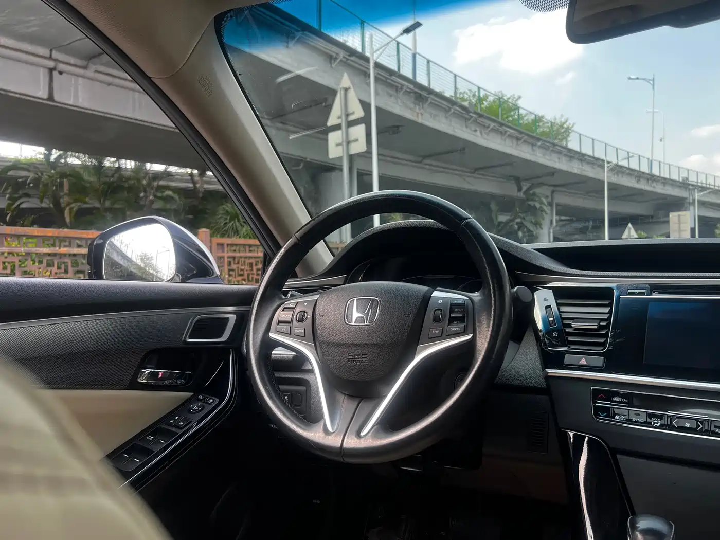 Honda Spirior 2015 2.4L Luxury Edition фото 30