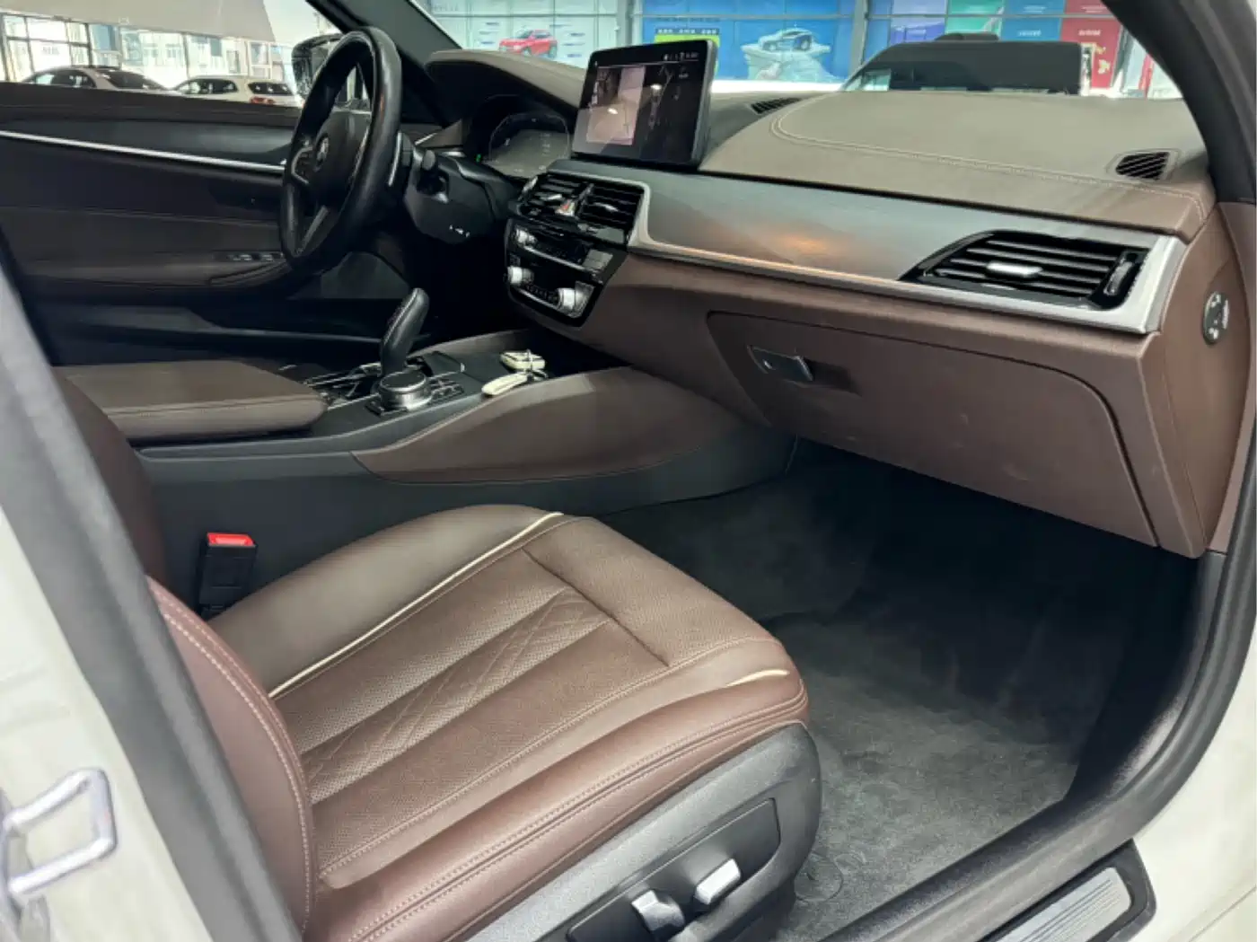 BMW 5 Series 2022 530Li Leading M Sport Package фото 8