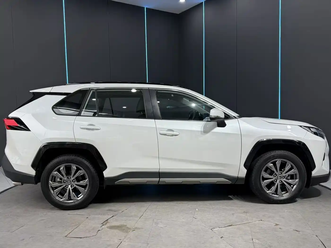 Toyota RAV4 2025 2024 2.0L CVT FWD Style Plus Edition