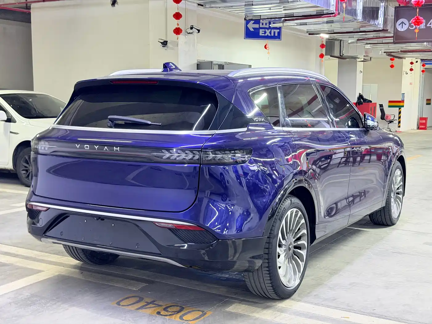 Voyah Auto VOYAH FREE 2021 AWD Standard Range Extender Exclusive Luxury Package фото 7