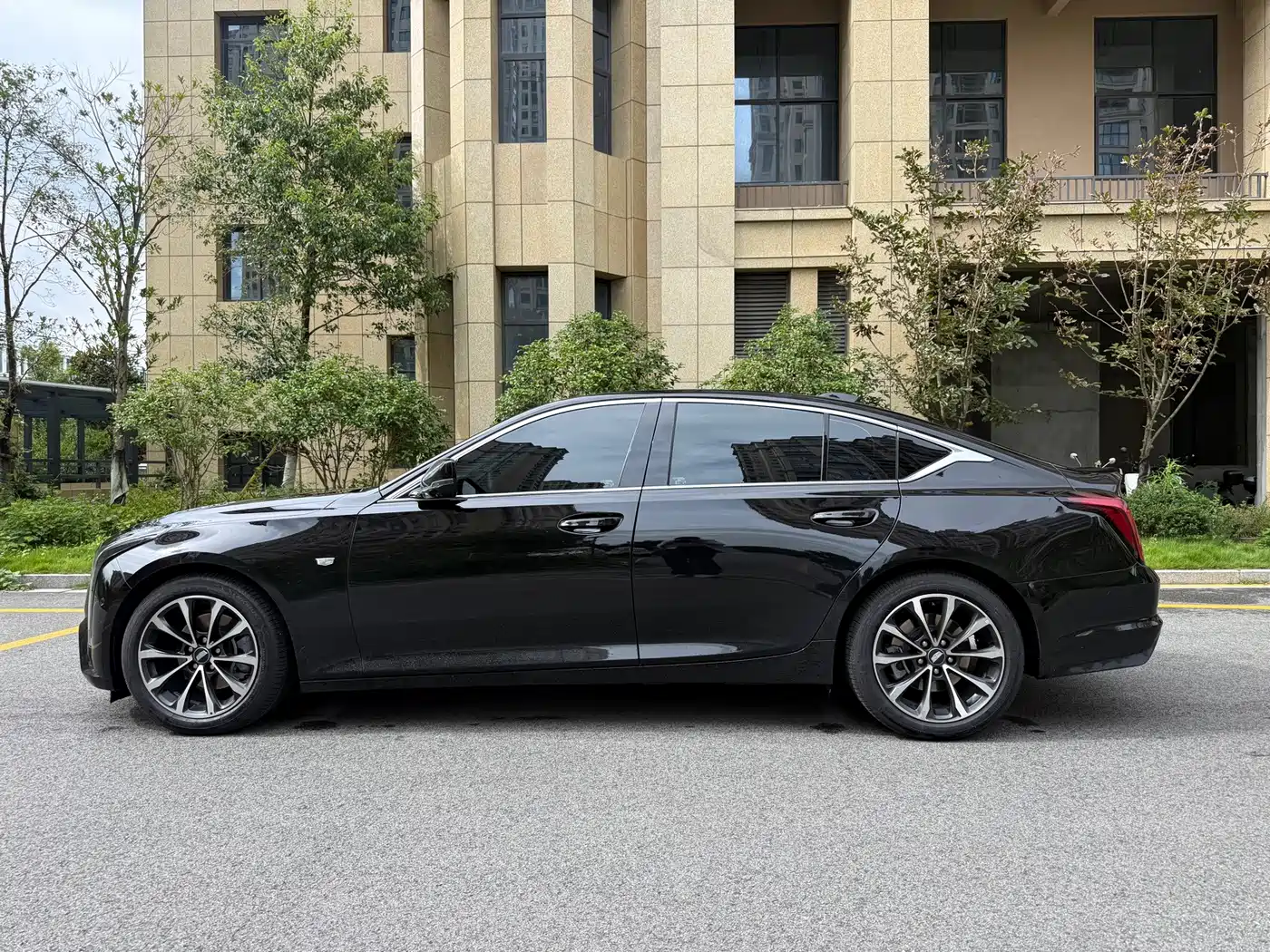 Cadillac CT5 2026 2025 Model 28T Urban Sport Edition