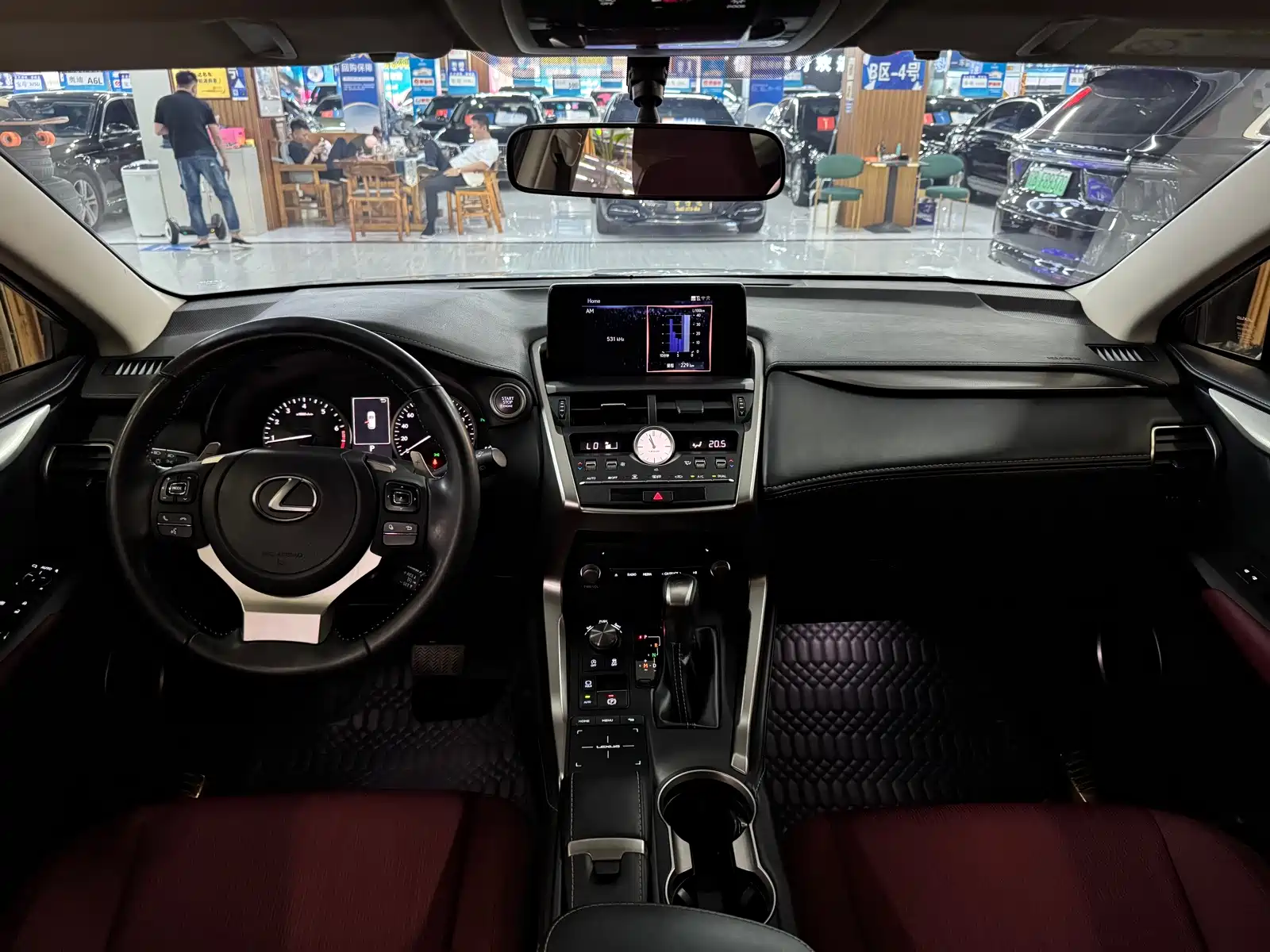 Фото 6 - Lexus NX
