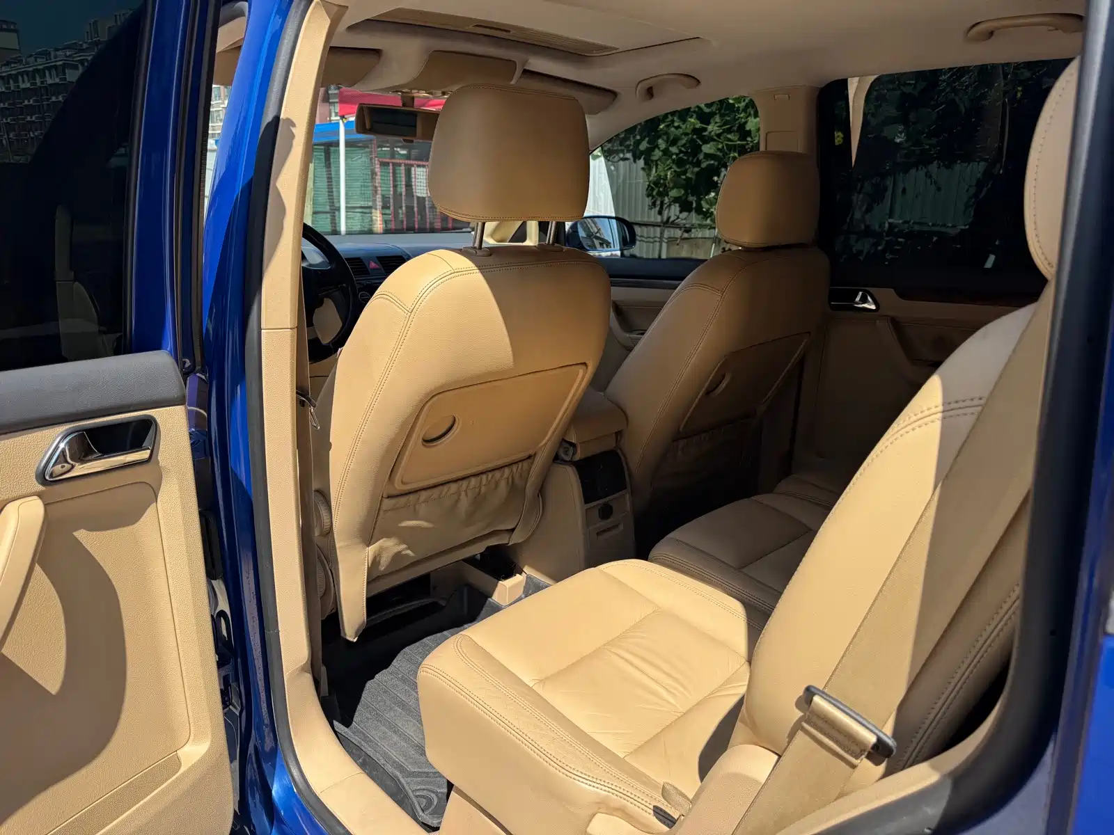 Photo 7 - Volkswagen Touran