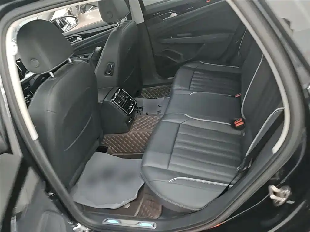 Volkswagen Passat New Energy 2022 Facelift 430PHEV Hybrid Elite Edition фото 17