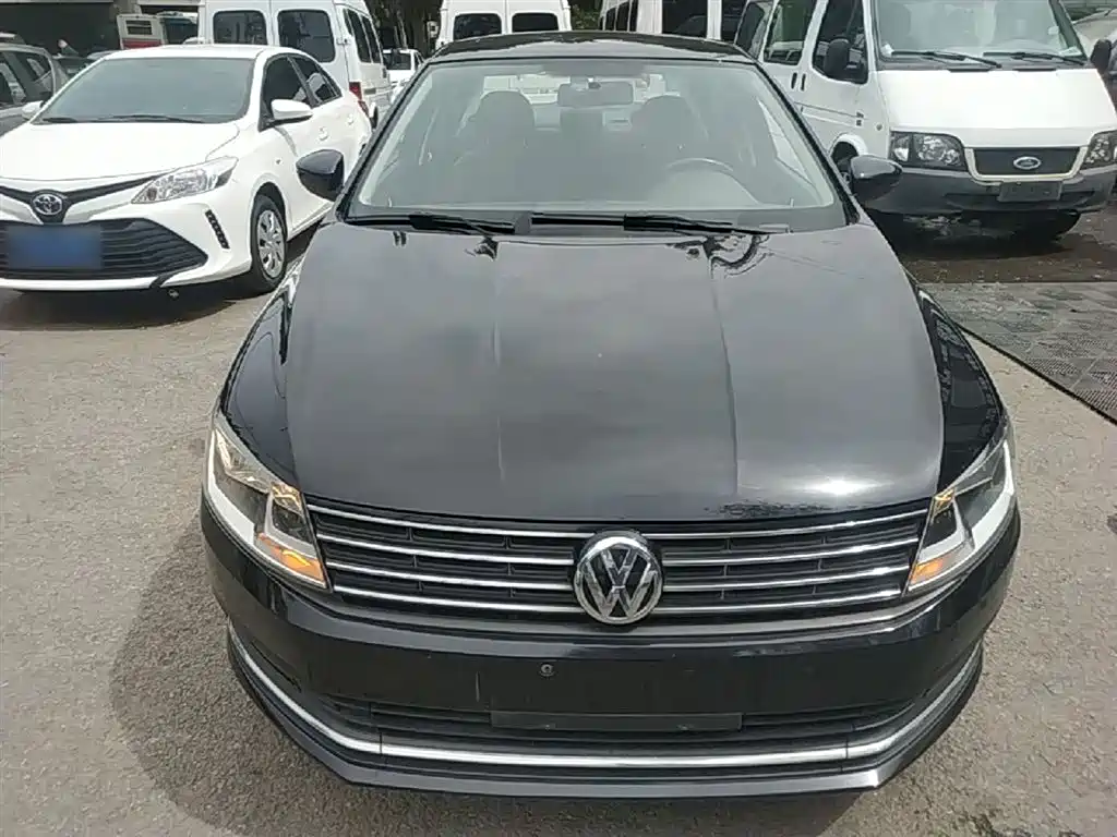 Volkswagen Lavida 2015 1.6L Automatic Comfort Edition фото 3