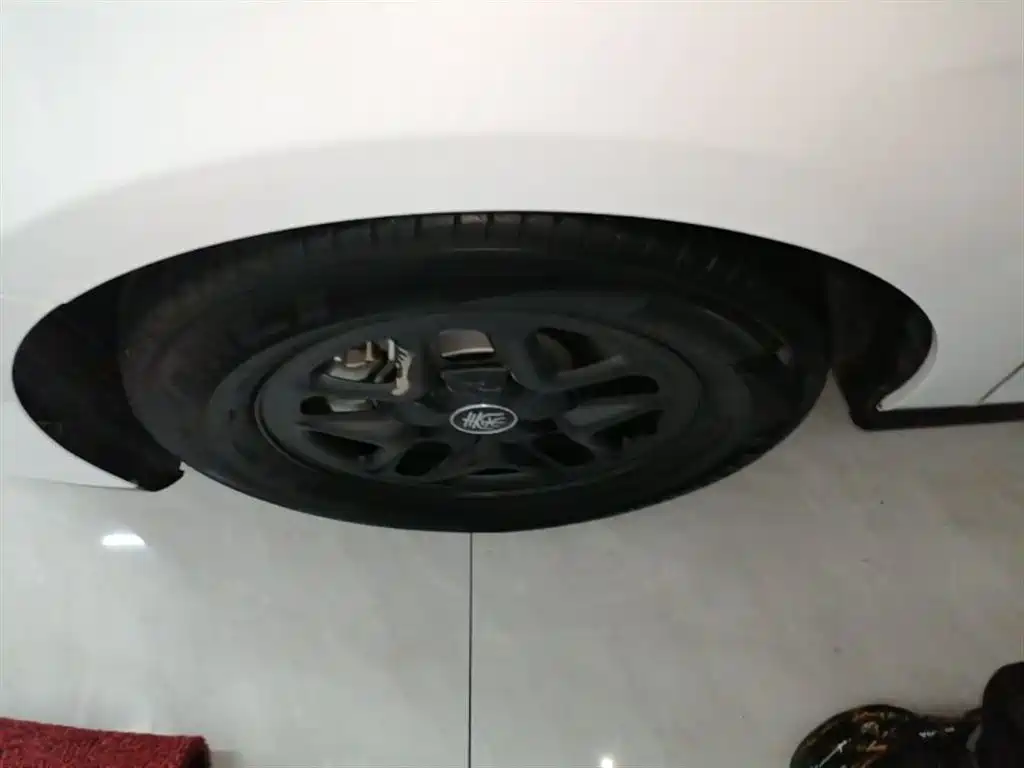 BYD Qin PLUS 2025 DM-i Smart Drive 55KM Leader фото 23