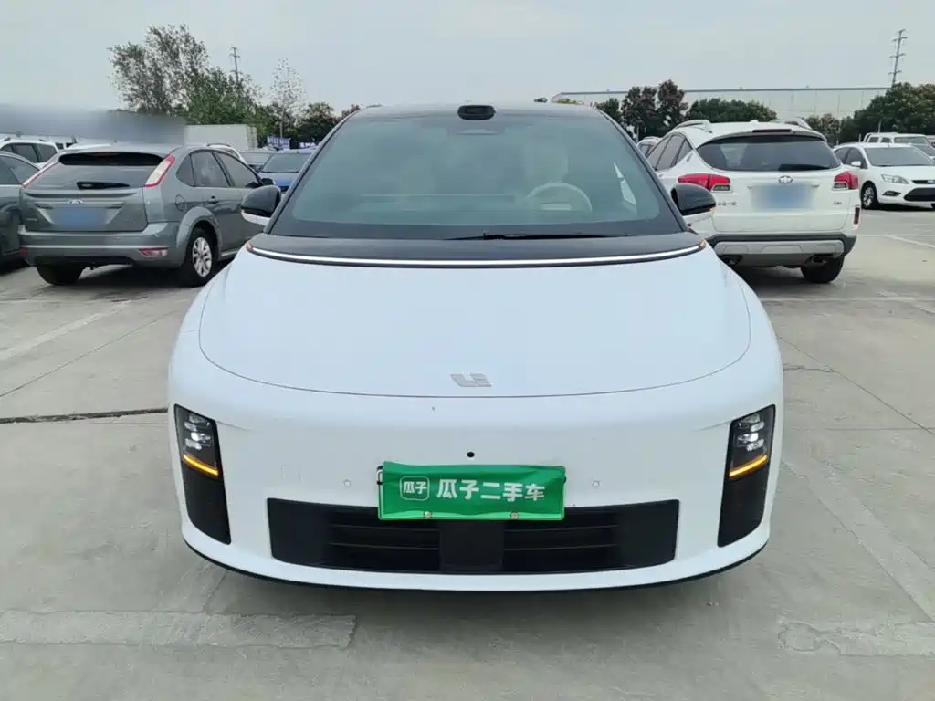 Фото 3 - Li Auto i6