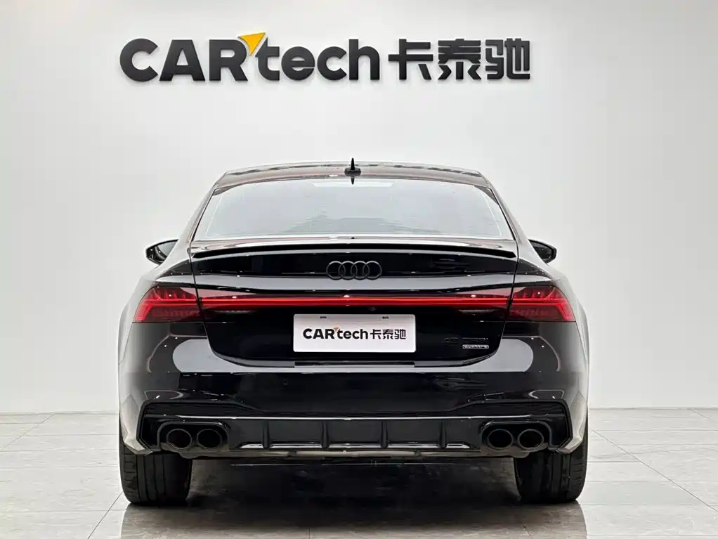Фото 4 - Audi A7L