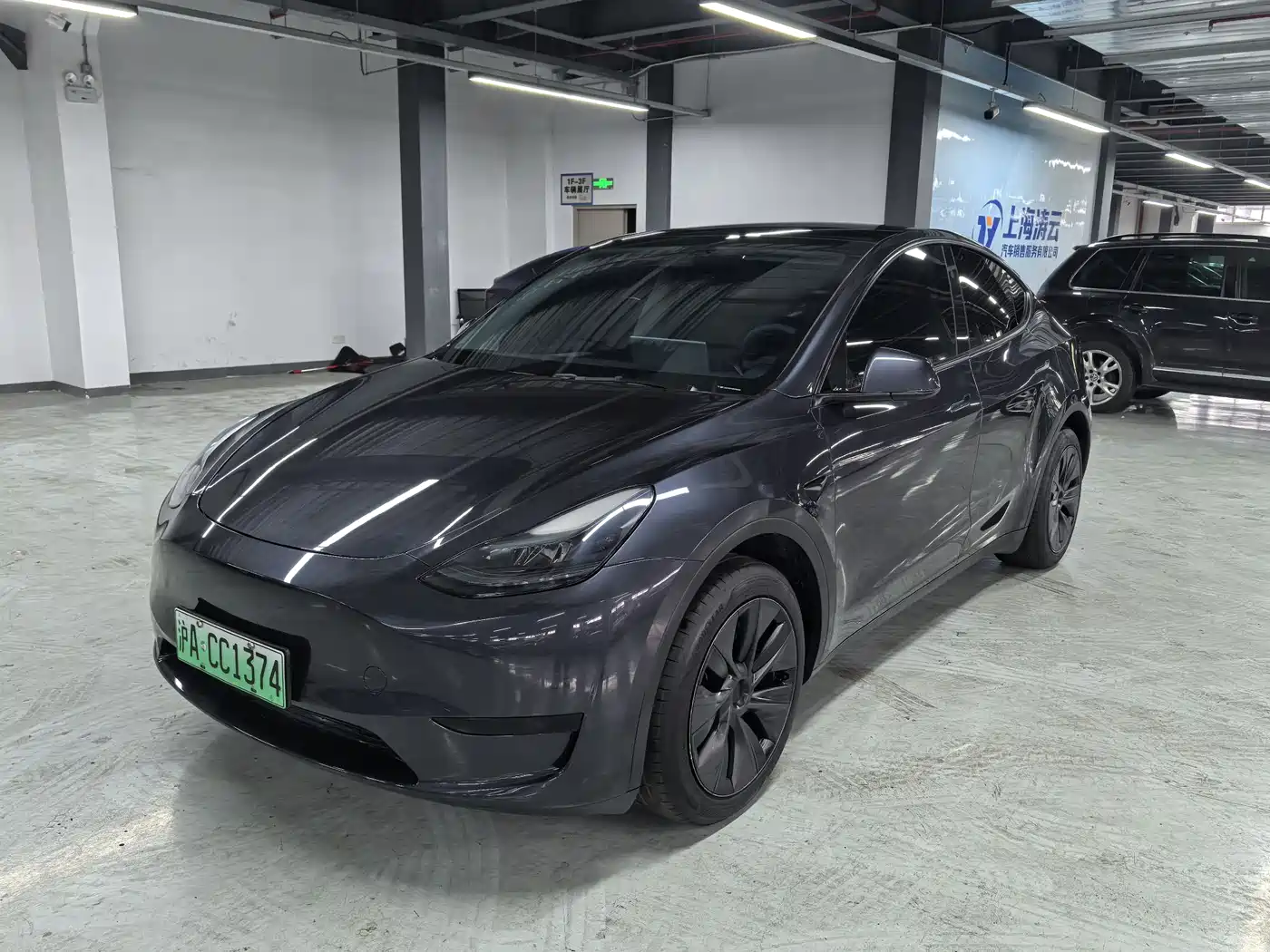 TESLA MODEL Y