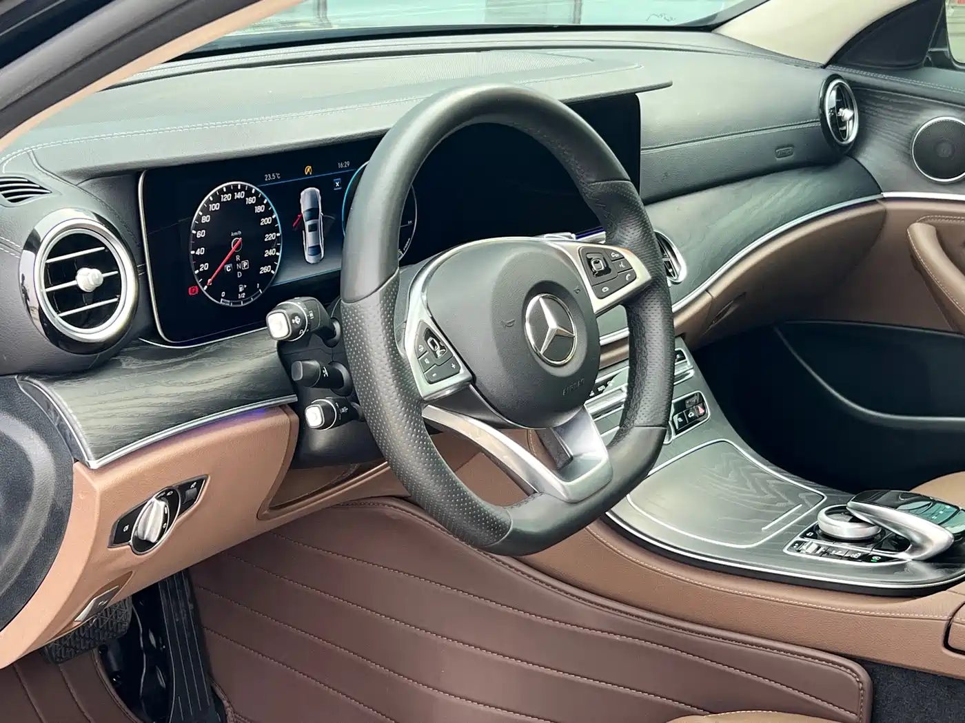 Mercedes-Benz E-Class 2018 E 300 L Luxury фото 7