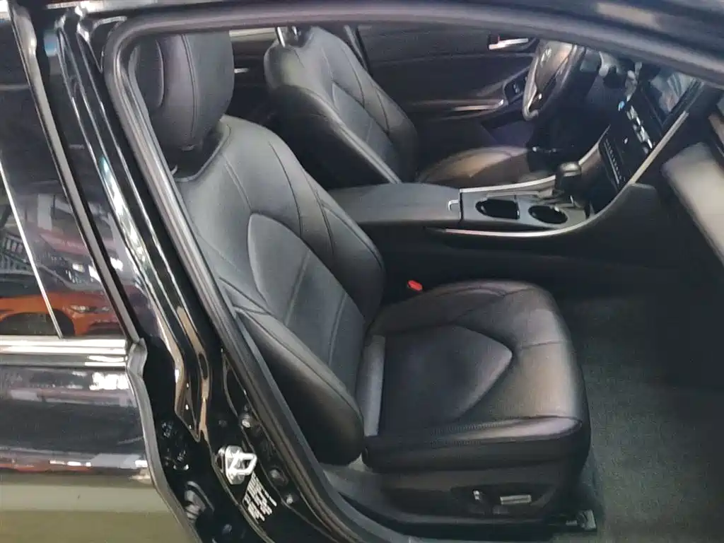Toyota Avalon 2023 2.0L Premium Selection фото 25