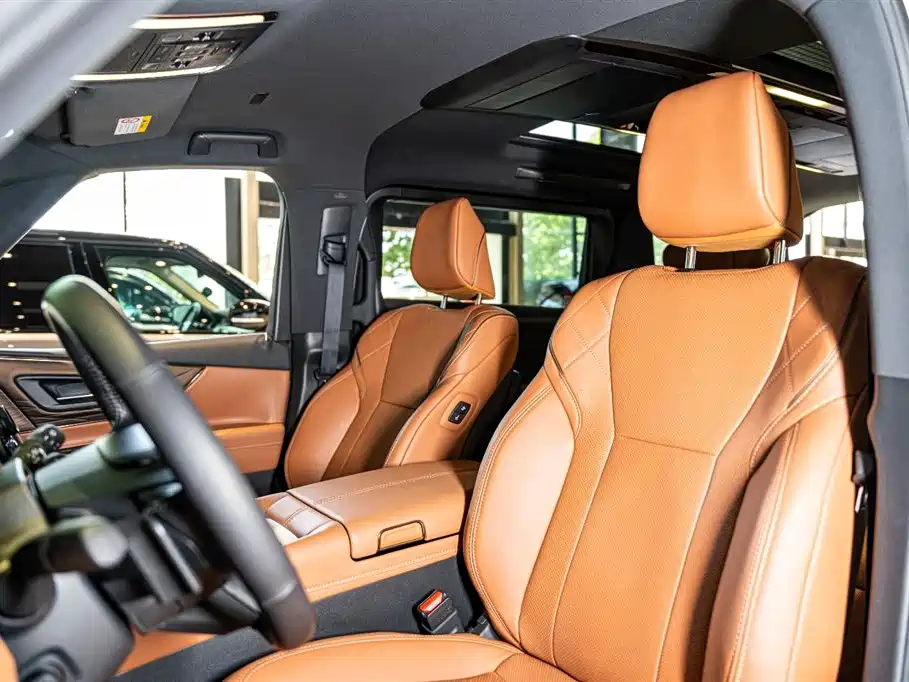 Toyota Vellfire 2024 Crown Hybrid 2.5L Executive Premium Edition фото 8