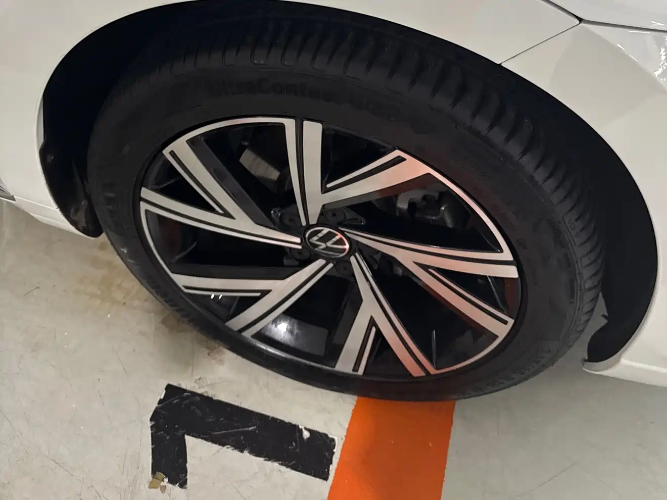 Volkswagen FAW-Volkswagen CC 2023 330TSI Dazzle Edition фото 11
