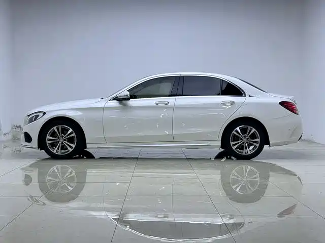 Mercedes-Benz C-Class 2015 Facelift C 200 L Sport фото 4