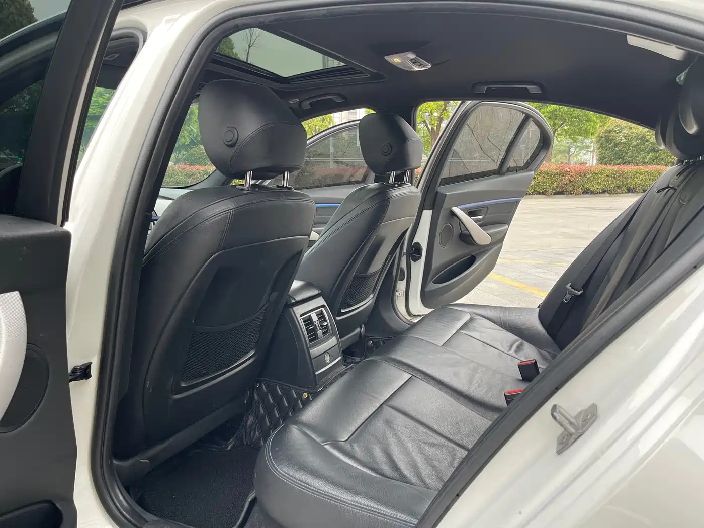BMW 3 Series 2019 320i M Sport Package фото 6