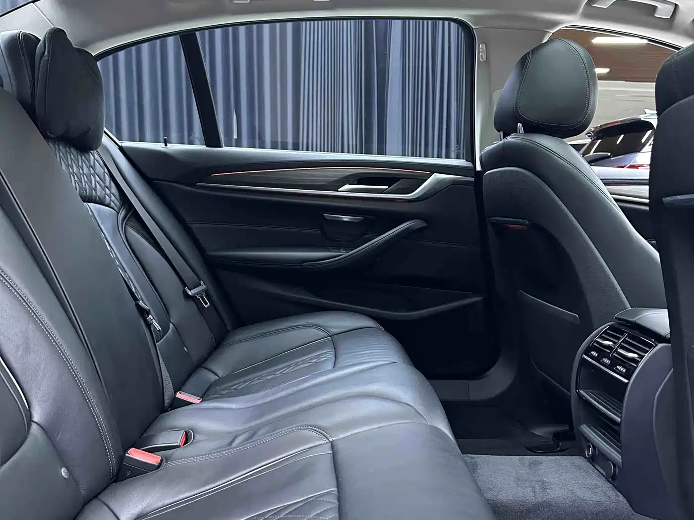 BMW 5 Series New Energy 2019 530Le Luxury Package фото 12