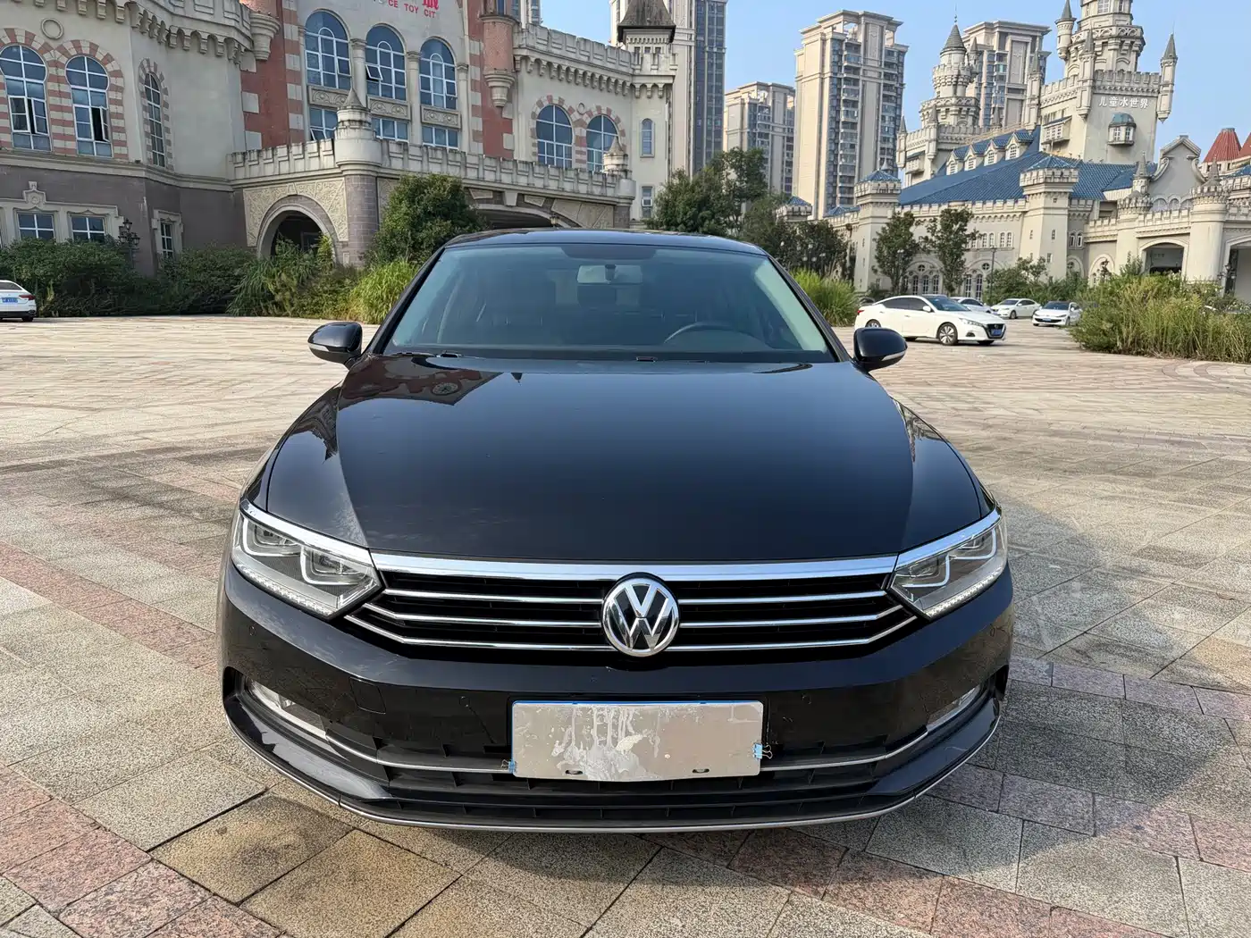 صورة 1 - Volkswagen Magotan