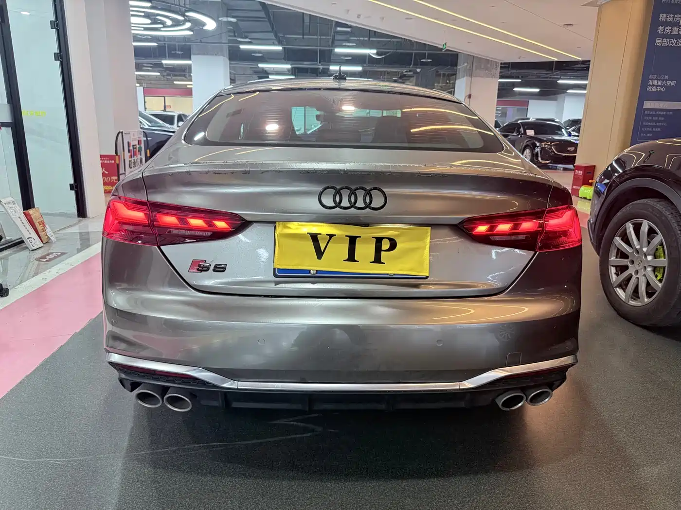 AUDI S5
