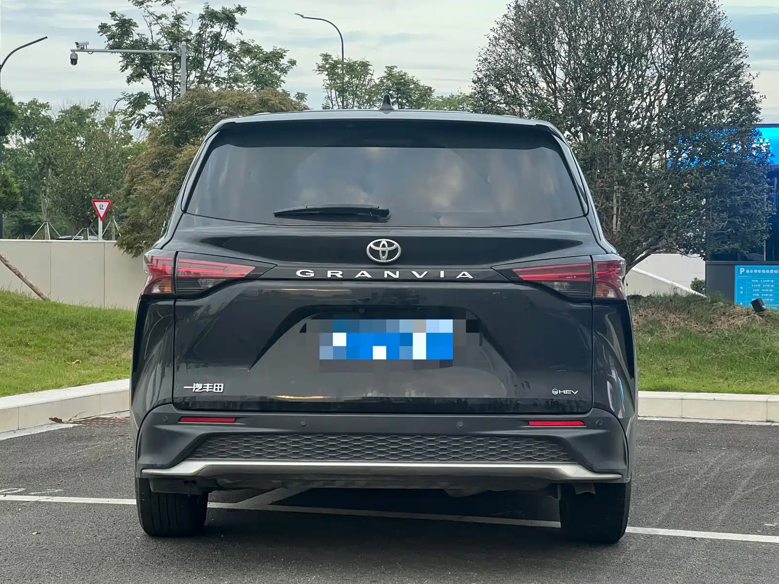 Фото 8 - Toyota Granvia