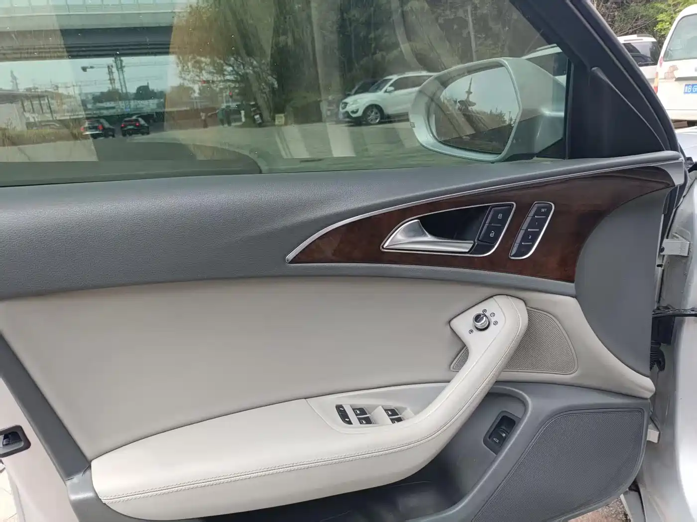 Audi A6L 2012 35 FSI Luxury фото 4